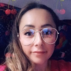 Meet your Posher, Angie